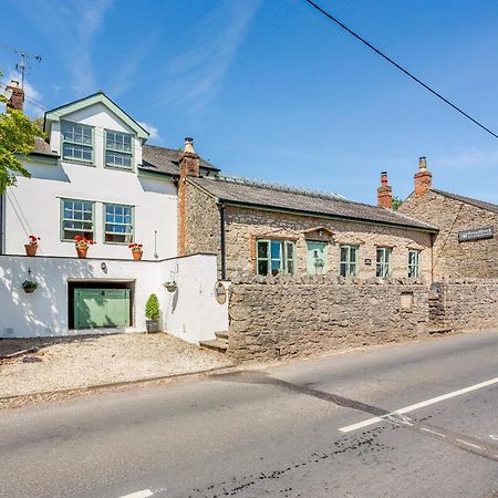 Broadrock Accommodation - Clock Cottage Chepstow Bagian luar foto