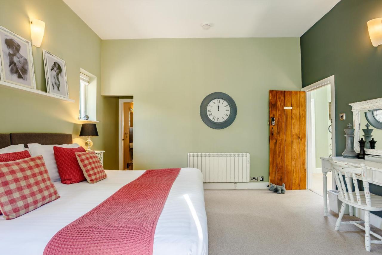 Broadrock Accommodation - Clock Cottage Chepstow Bagian luar foto