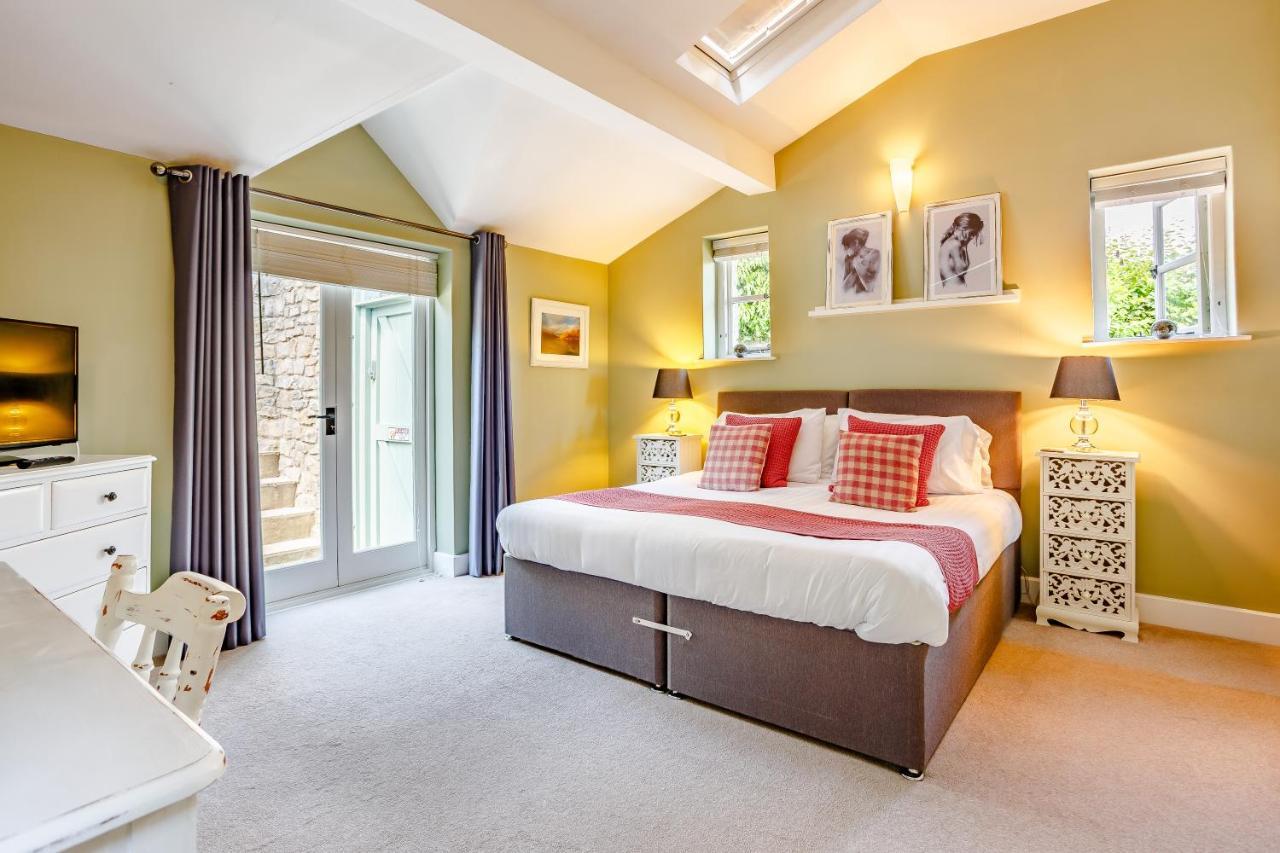 Broadrock Accommodation - Clock Cottage Chepstow Bagian luar foto