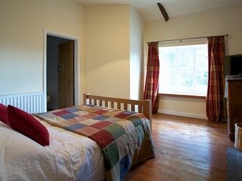 Broadrock Accommodation - Clock Cottage Chepstow Bagian luar foto